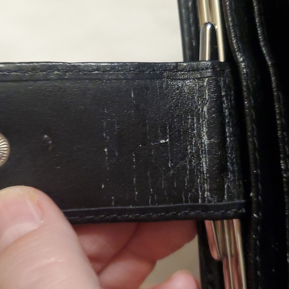 FOSSIL GENUINE LEATHER WALLET - Picture 14 of 14